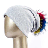Bonnet et pompon multi-couleur